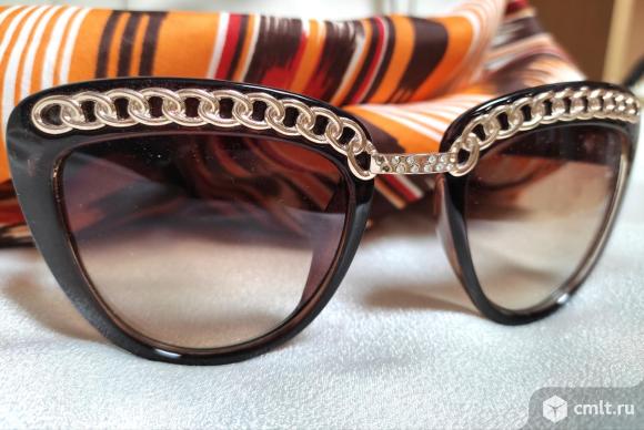 Солнцезащитные очки Rey ban+платок. Фото 2.