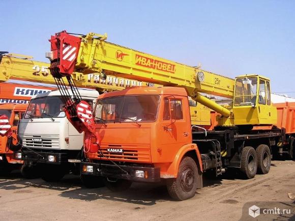 Аренда автокрана 25 тонн 21 метр. Фото 1.