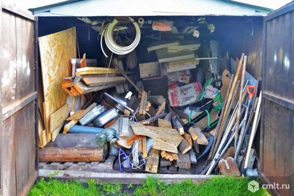 Хлам из старого гаража, сарая мастерской в дар приму. Фото 1.