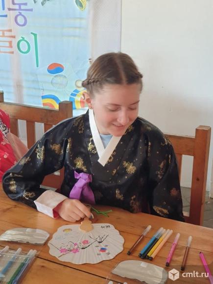 Носитель языка обучает корейскому языку. Фото 20.