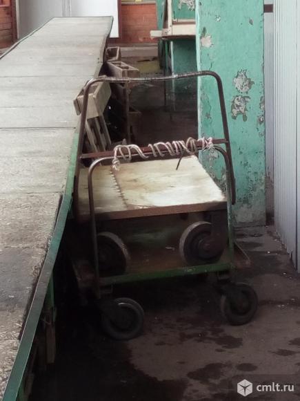 Платформенная тележка б.у. железные. Фото 1.