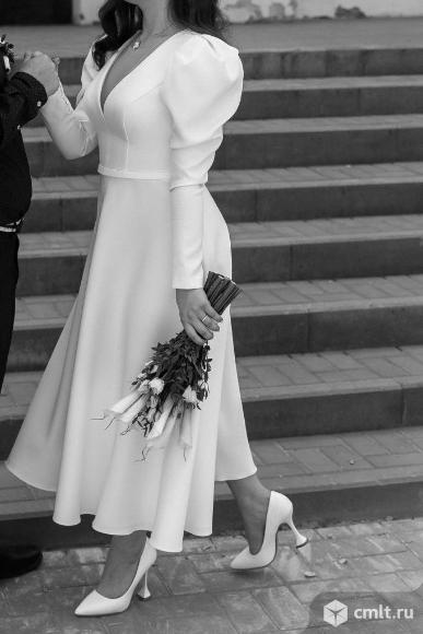 Платье свадебное миди. Фото 3.