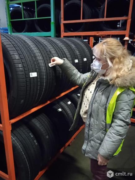 наклейка этикеток, маркировка этикеток, маркировщик