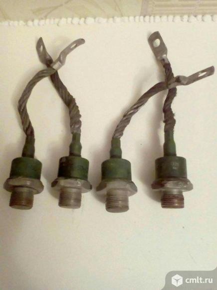 Диоды ВК-200. Фото 1.