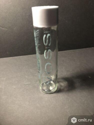 Стеклянная бутылка Voss. Фото 1.