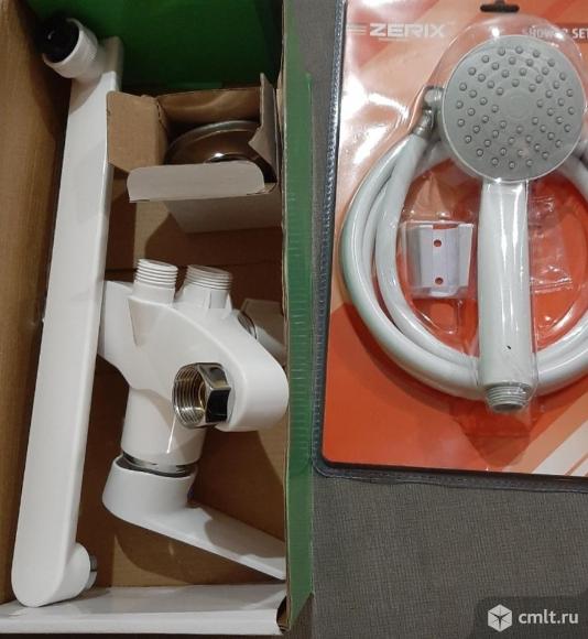 Смеситель для ванны из высокопрочного термопластика. Фото 3.