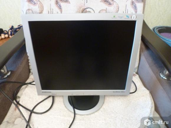 Монитор Samsung 17. Фото 1.