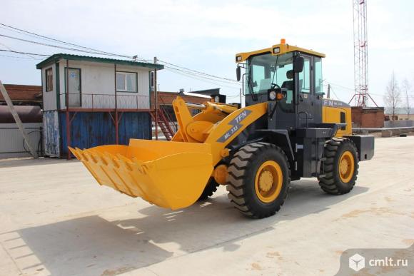Фронтальный погрузчик TFN ML333 (ТФН). Фото 1.