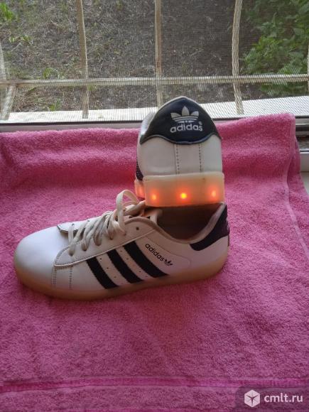 Кроссовки. Фото 2.