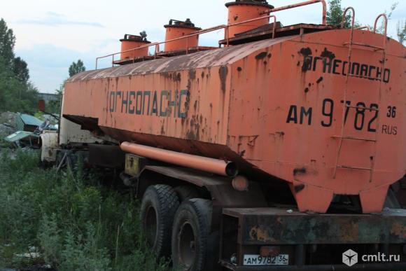 Бензовоз-топливозаправщик НефАЗ - 1989 г. в.. Фото 1.