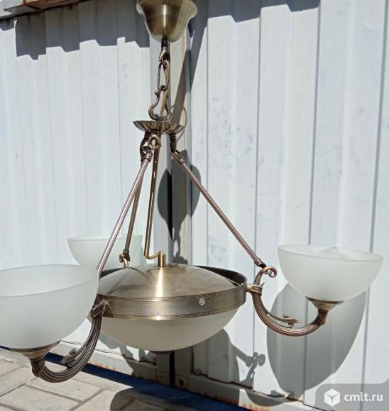 Люстра. Фото 1.