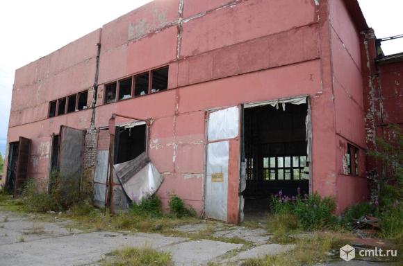 Здание мастерской по ремонту автокранов. Фото 1.