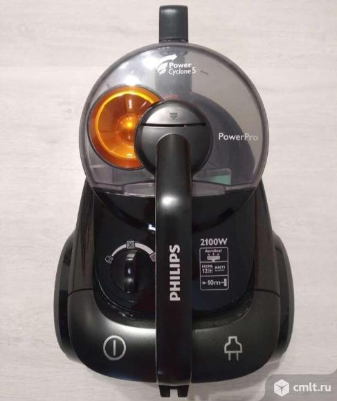 Пылесос PowerPro Безмешковый пылесос FC8764/01. Фото 1.