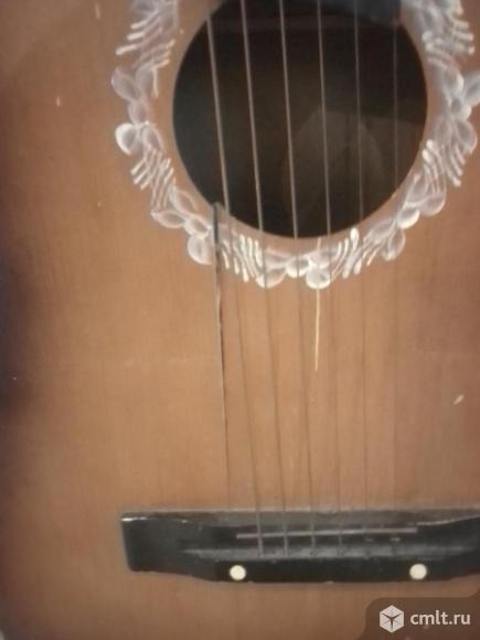 Акустическая гитара. Фото 4.