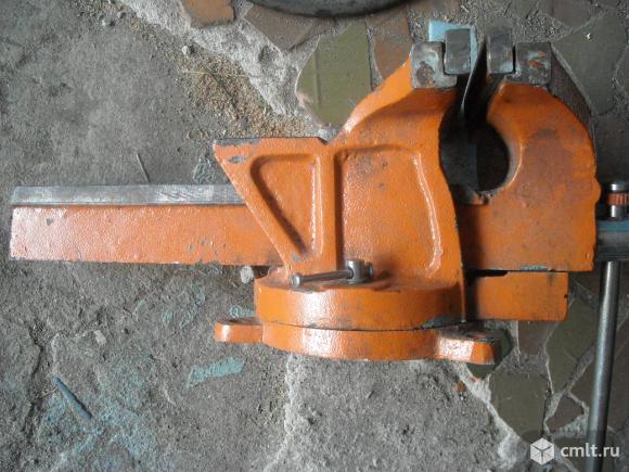 Продам тиски слесарные. Поворотные . Ширина губок 200мм.Состоянее хорошее.. Фото 2.