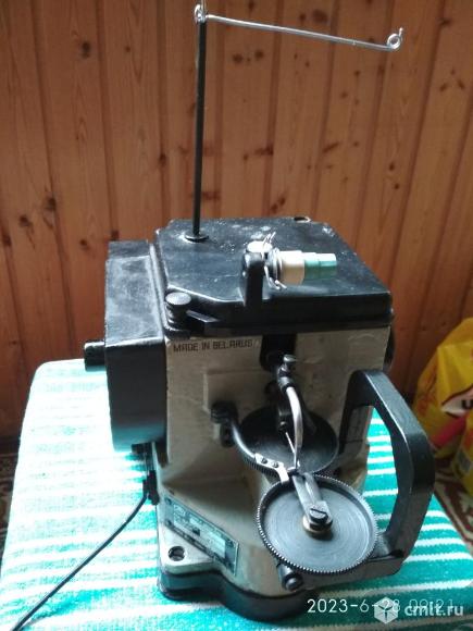 Скорняжная швейная электрическая  машинка Руно. Фото 1.