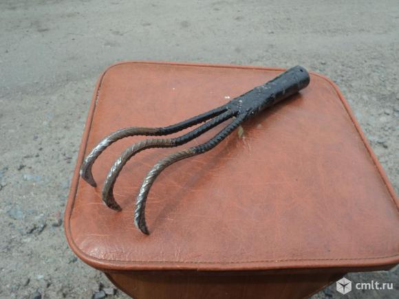 Рыхлитель из арматуры 8мм. Фото 1.