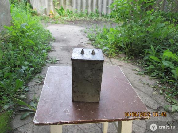 Конденсаторы на 100 и 10 мкф 400. Фото 1.