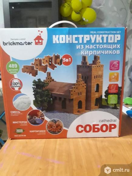 Конструктор из настоящих кирпичиков. Фото 1.