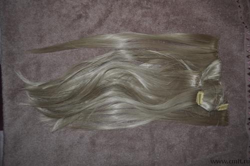 Шиньон и волосы на заколках. Фото 1.