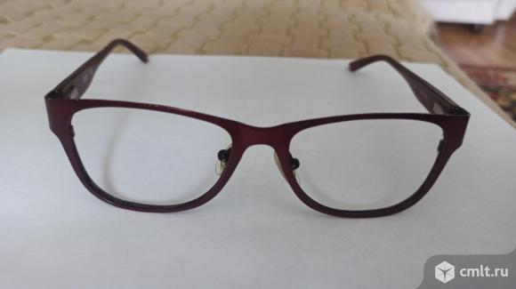 Оправа для очков темно-красная. Без стекол. Фото 1.