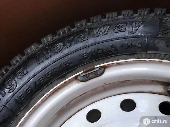 Шины с дисками. Фото 1.