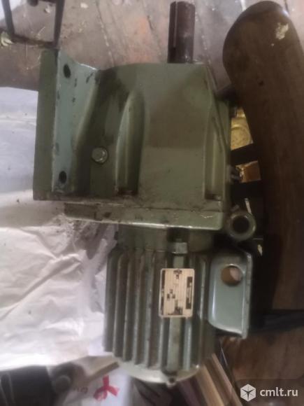 Мотор редуктор ГДР G100 0,75 кВт. диаметр вала 32. Фото 2.