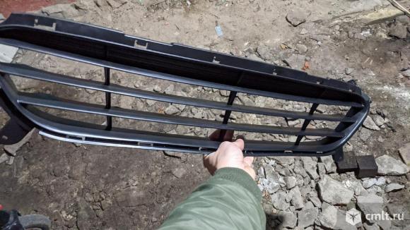 Решетка в бампер HYUNDAI SOLARIS (2010>) JH02ACT11017. Фото 1.