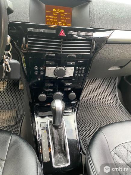 Opel Astra - 2012 г. в.. Фото 17.