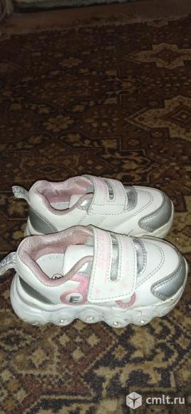 Кроссовки на девочку. Фото 2.