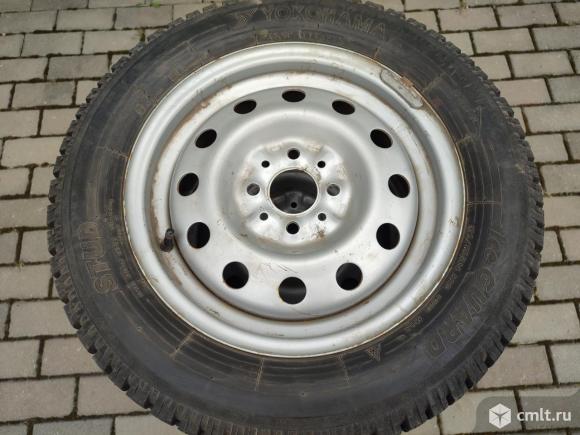 Зимняя резина R 14 Yokohama на дисках. Фото 4.