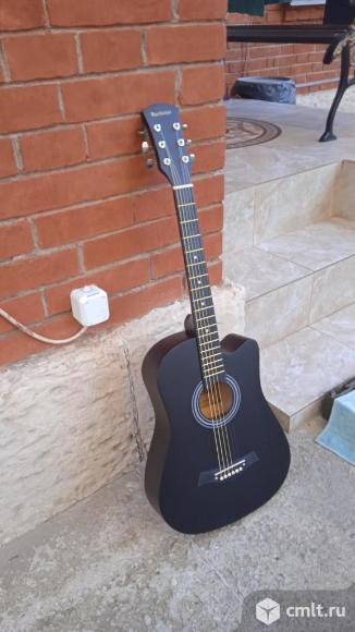 Гитара акустическая. Фото 1.
