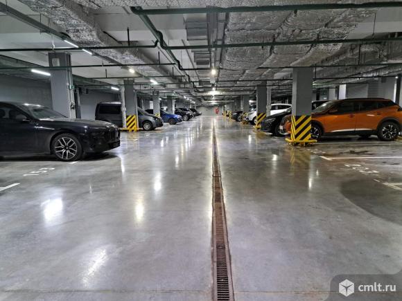 Продается место на закрытой стоянке, 13.5 м2. Фото 1.