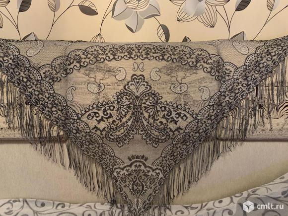 Шаль- платок с люрексом. Фото 1.