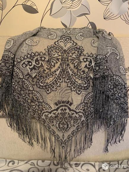 Шаль- платок с люрексом. Фото 2.