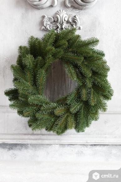 Венок новогодний Литой Королева Карпат. Фото 1.
