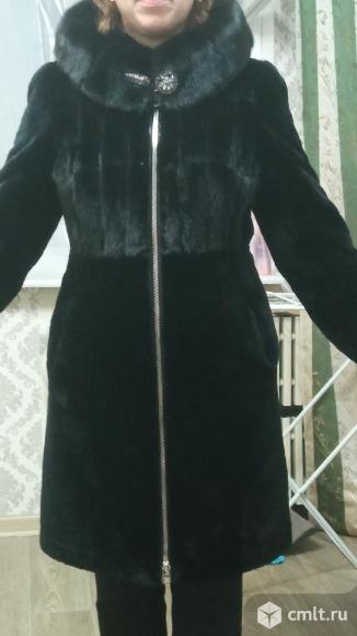 Мутоновая шуба с норковой отделкой. Фото 1.