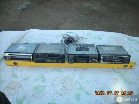 Магнетолы. Фото 1.