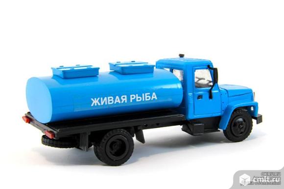 Водитель для торговли живой рыбой на рынках Воронежа. Фото 1.