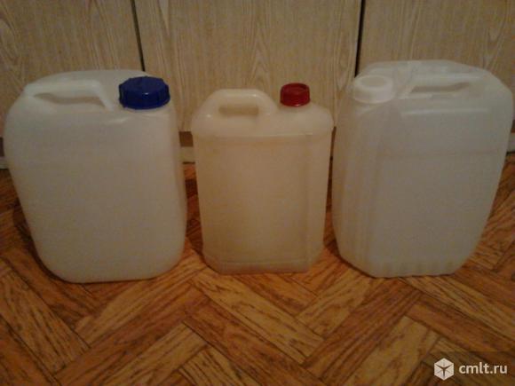 Канистры. Фото 1.