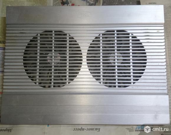 Охлаждающая подставка для ноутбука Deepcool N8. Фото 1.