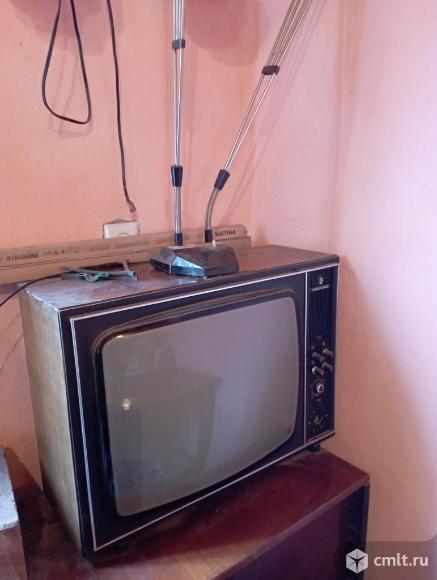 Телевизор кинескопный ч/б Рекорд В312. Фото 1.