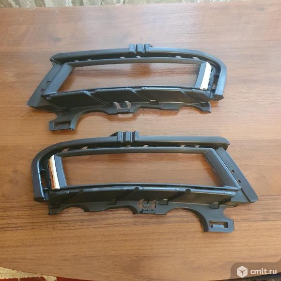 Рамка окантовка птф правая Volkswagen Golf 7. Фото 1.