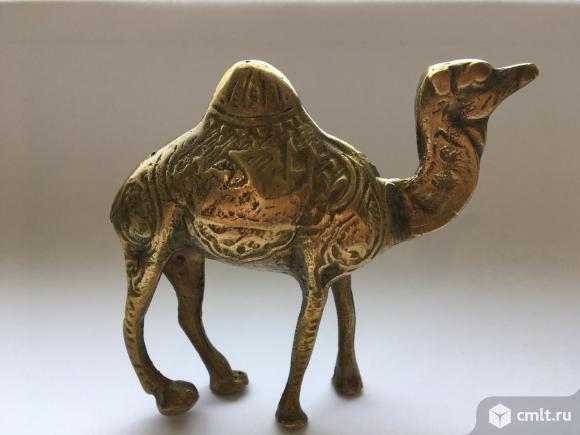 Латунный верблюд. Привезен из Сирии. Фото 1.