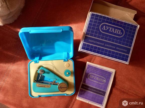 Портативная швейная машинка. Фото 5.
