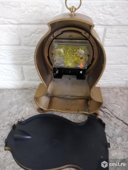 Часы настольные "Янтарь " кварц СССР. Фото 9.