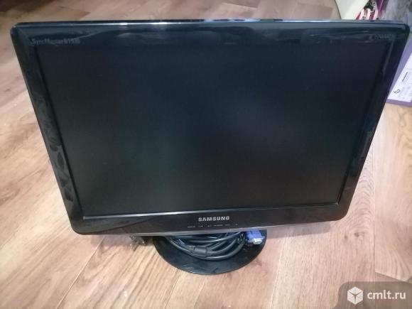 Монитор Samsung SyncMaster 19" 16:10. Фото 1.