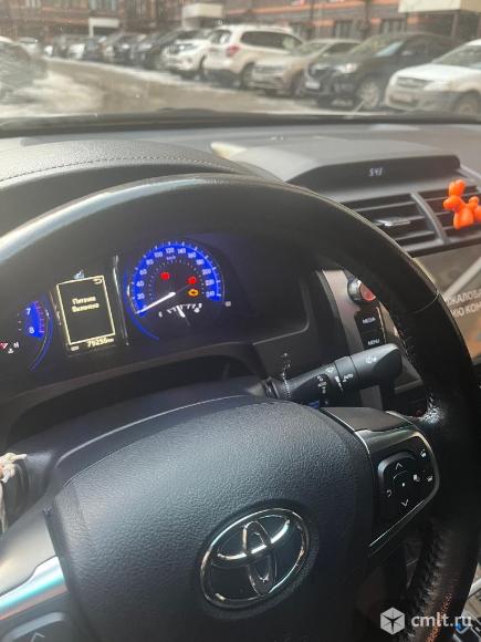 Toyota Camry. Фото 1.