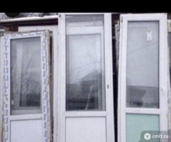 Двери пластиковые БУ. Входные группы. Фото 1.