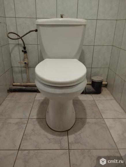 Продам компакт унитаз с бачком. Не колотый. Состояние 4+ из 5.. Фото 1.